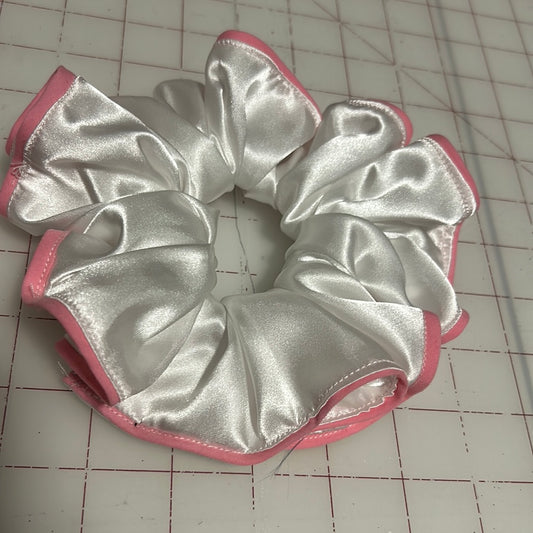 1X White with Pink Trim Scrunchie