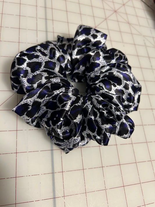 2X Purple Leopard Scrunchie