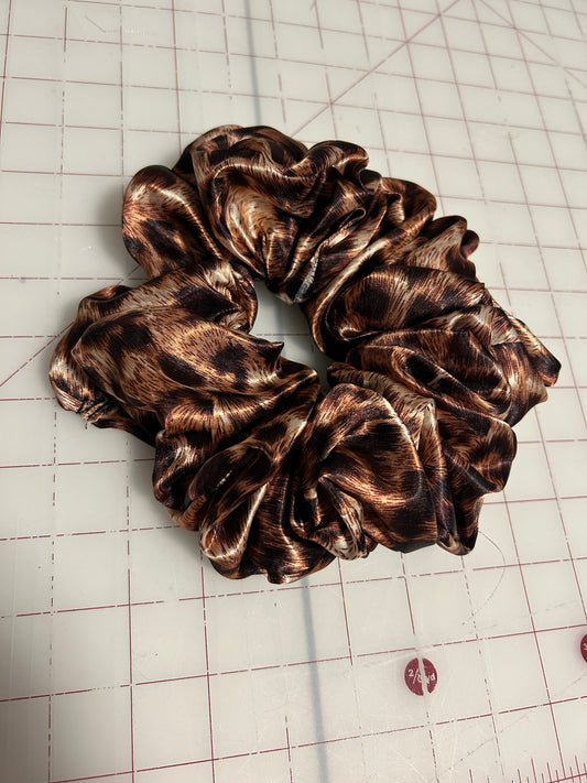 2X Brown Leopard Scrunchie